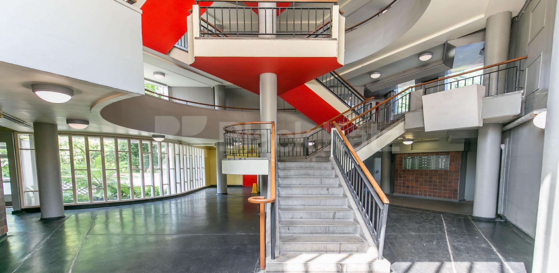 			IDEAL FOR 4 SHARERS!, 4 Bedroom, 1 bath, 1 reception Apartment			 Cruikshank Street, KINGS CROSS-RUSSELL SQUARE